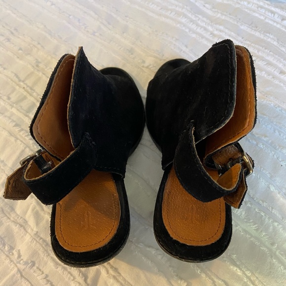 Frye Courtney Sling Back Block Heel Sandal - Picture 5 of 8